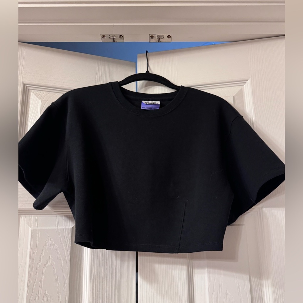 Future collective Kahlana Barfield Brown Boxy Tee, SZ XS, NWOT.